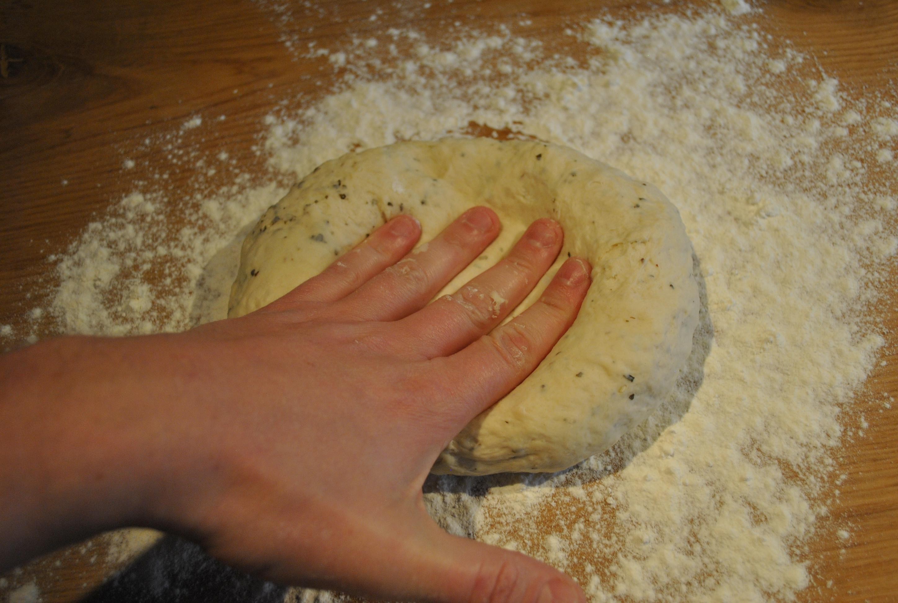 Ciasto na oryginalną włoską pizzę