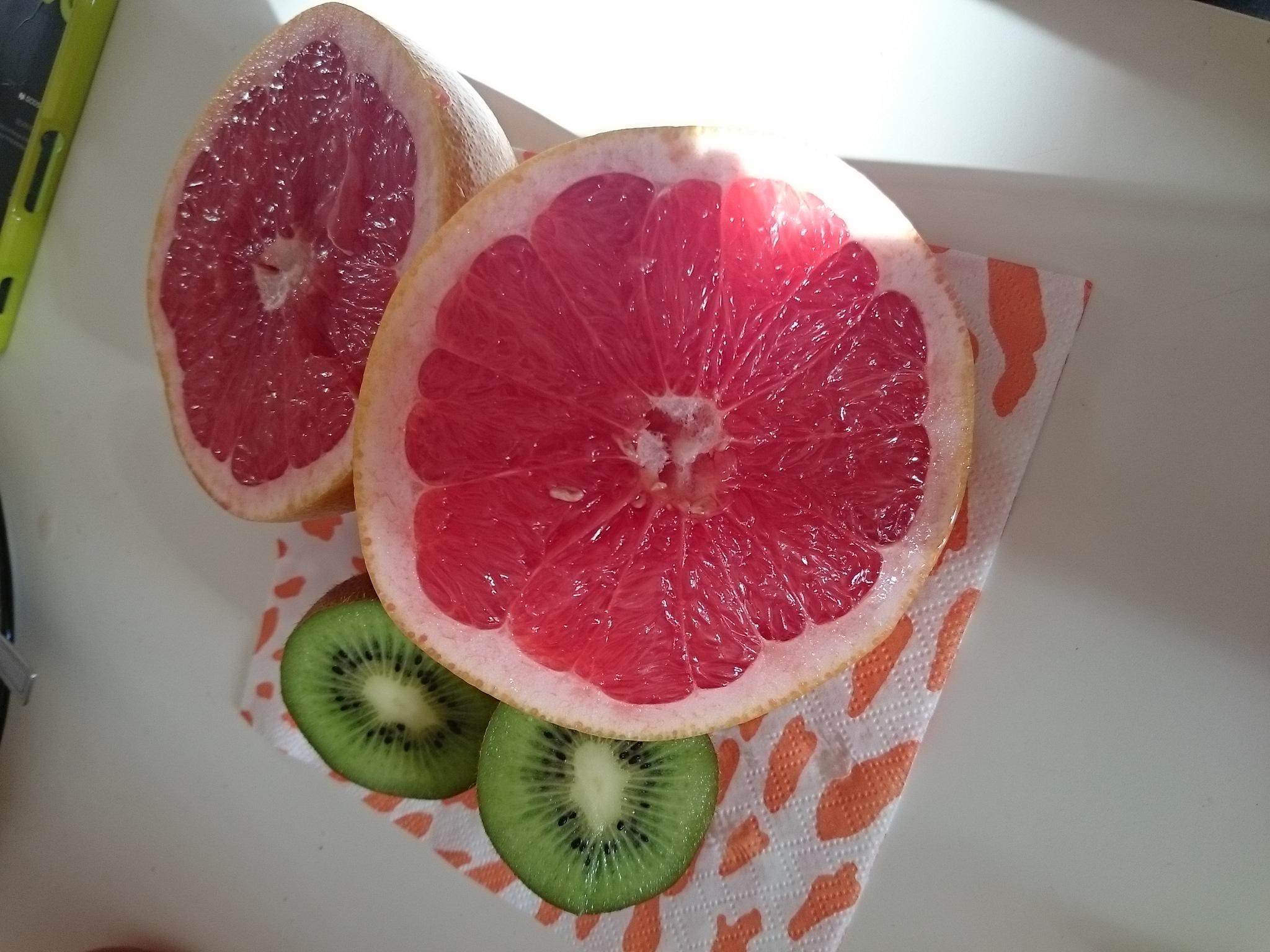Owoce egzotyczne w lodówce