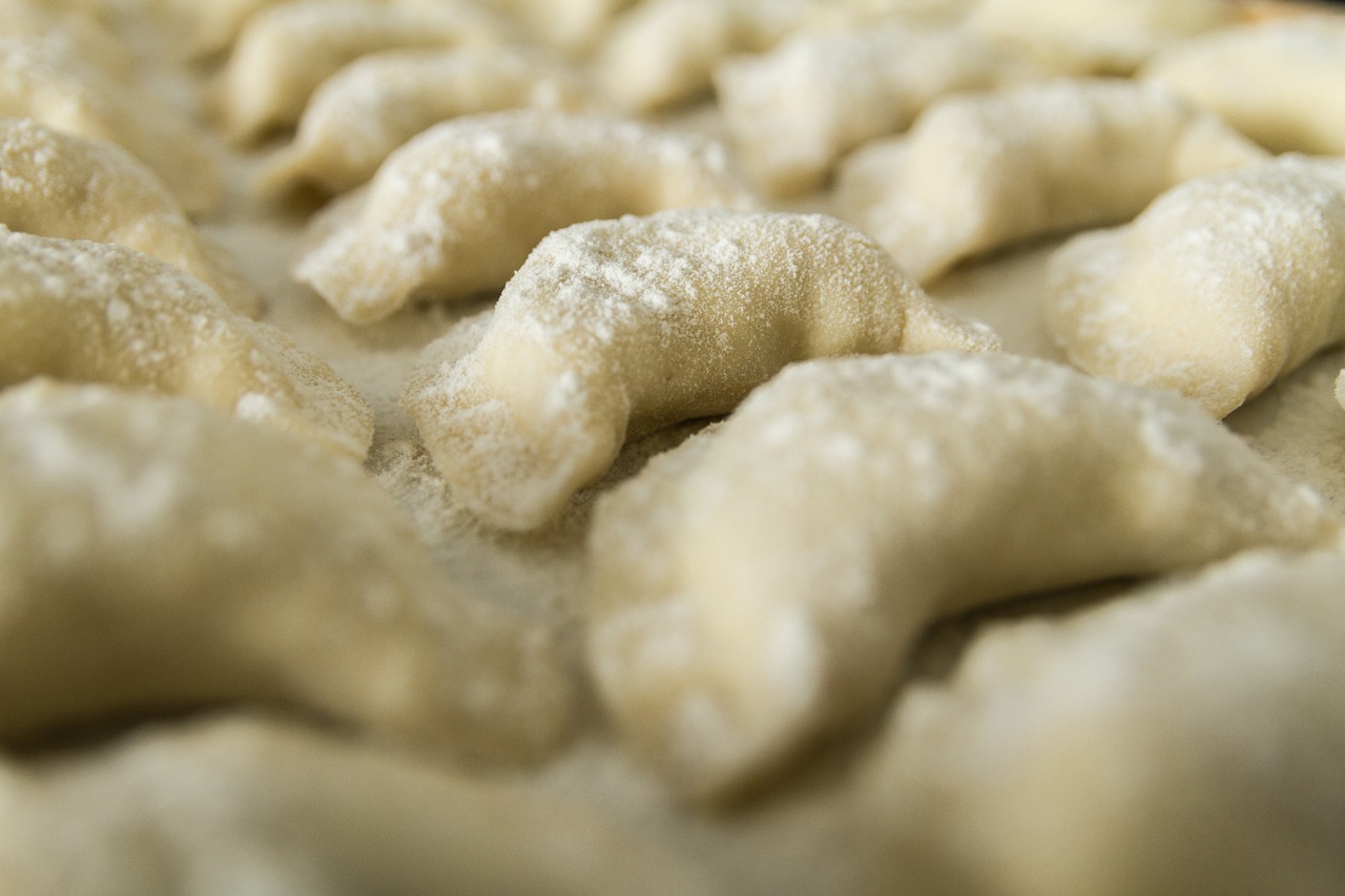 Jak zrobić ciasto na pierogi?