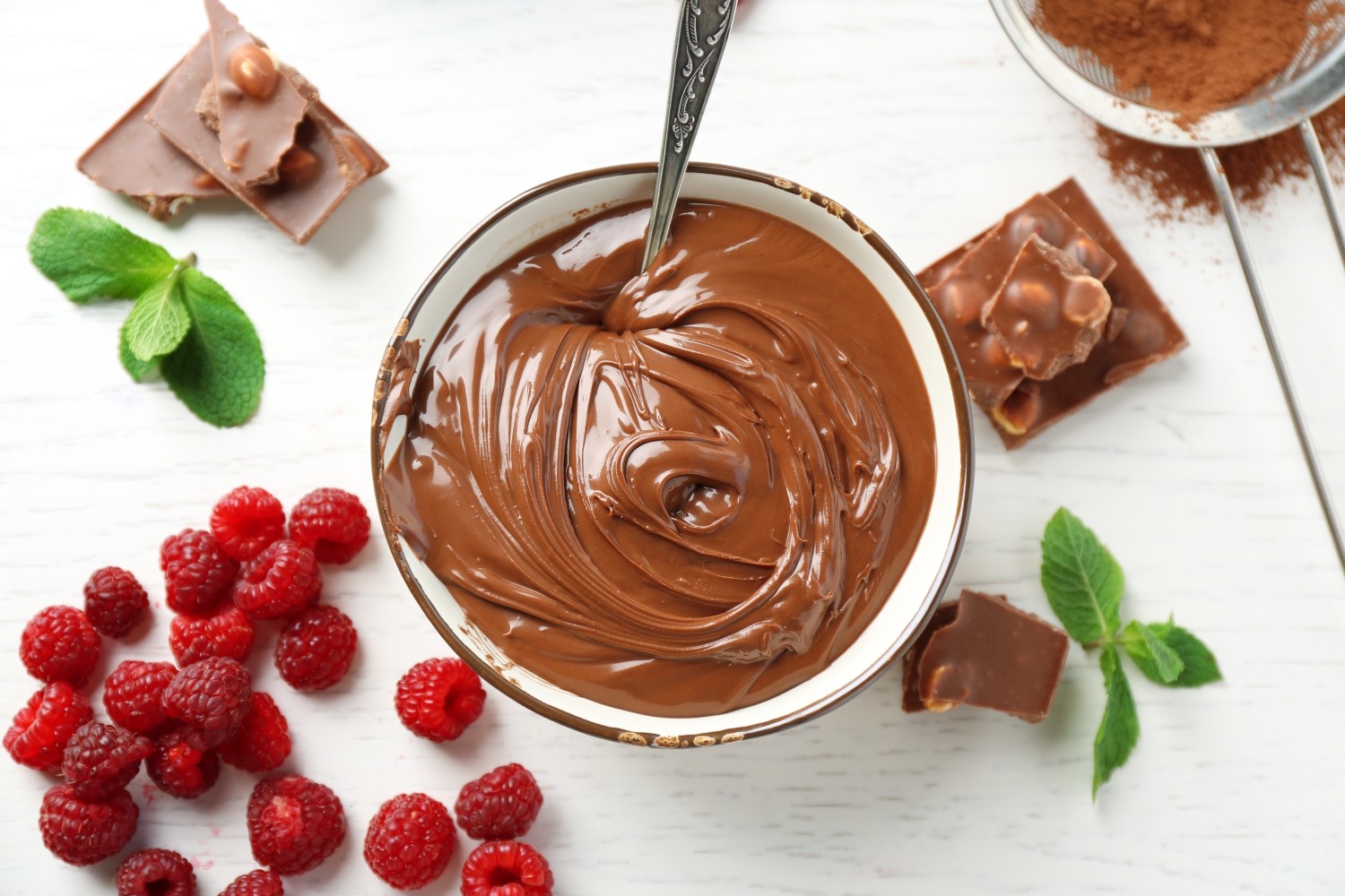 Jak rozpuścić czekoladę bez ryzyka przypalenia? 