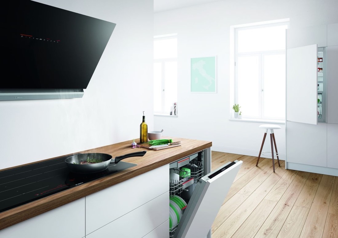 Zmywarka zamiast szafki – sposób na optymalne wykorzystanie przestrzeni w małej kuchni