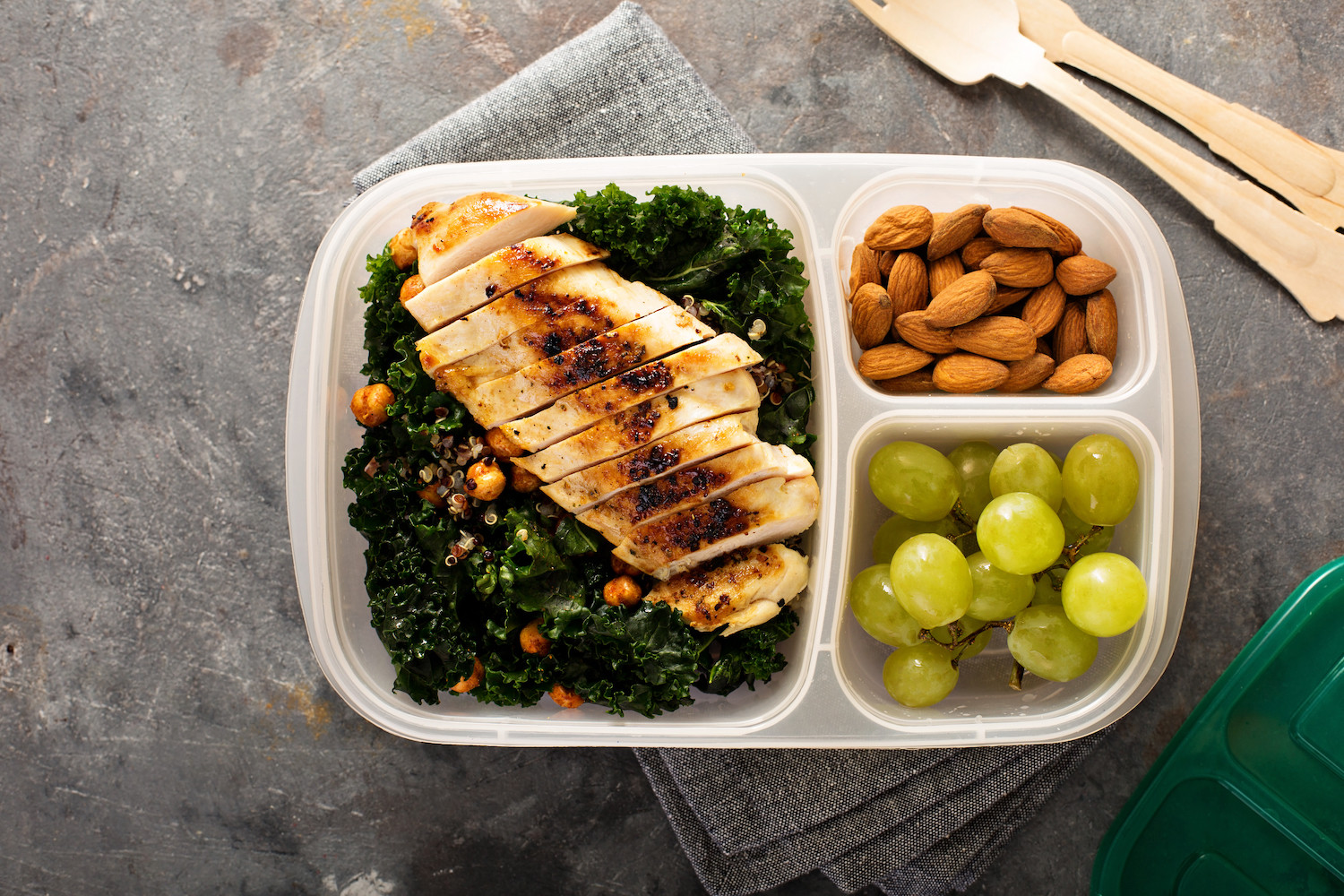 Jak skomponować zdrowy lunch box?